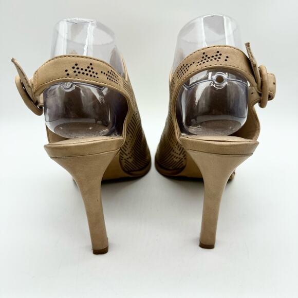 Vince Camuto Nattey 2 Perforated Leather Slit Peep Toe Heels Tan Size 8.5 - Picture 8 of 13